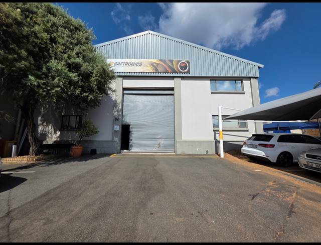 1,400M² WAREHOUSE FOR SALE IN ROBERTSHAM